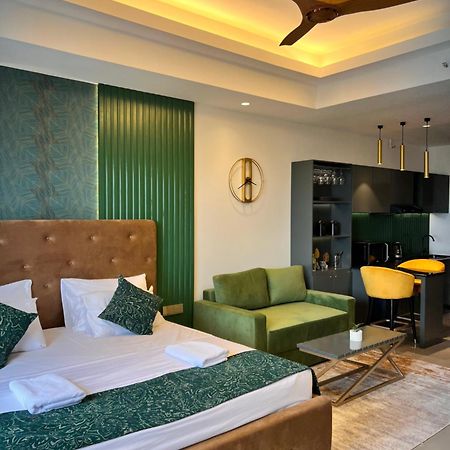 Ocean Breeze Negombo- Tidesend Luxury Beach Apartments 外观 照片