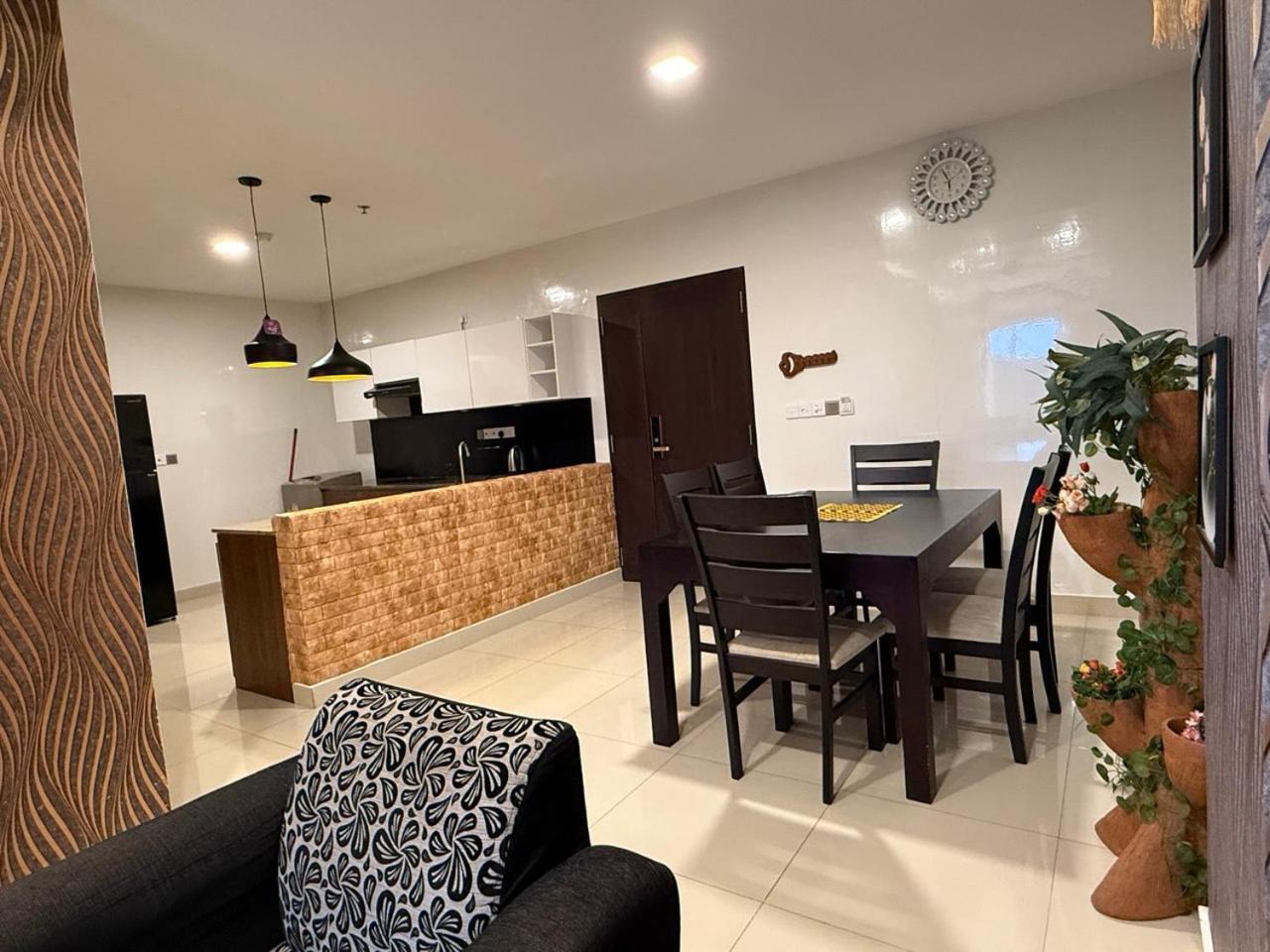 Ocean Breeze Negombo- Tidesend Luxury Beach Apartments 外观 照片