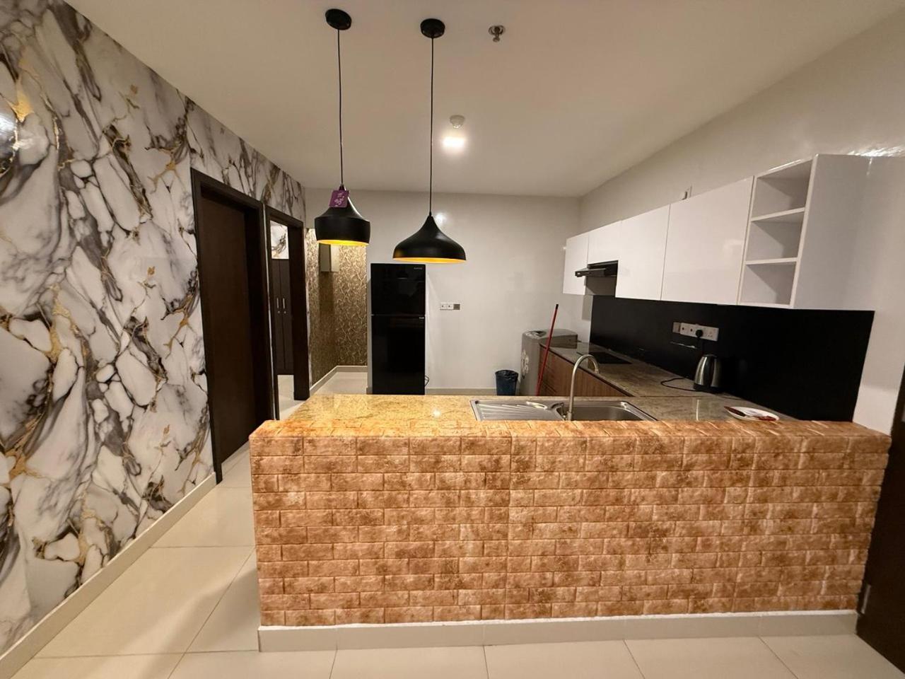 Ocean Breeze Negombo- Tidesend Luxury Beach Apartments 外观 照片