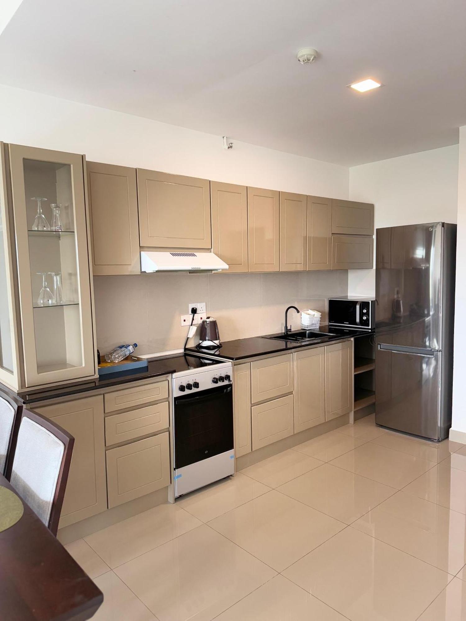 Ocean Breeze Negombo- Tidesend Luxury Beach Apartments 外观 照片