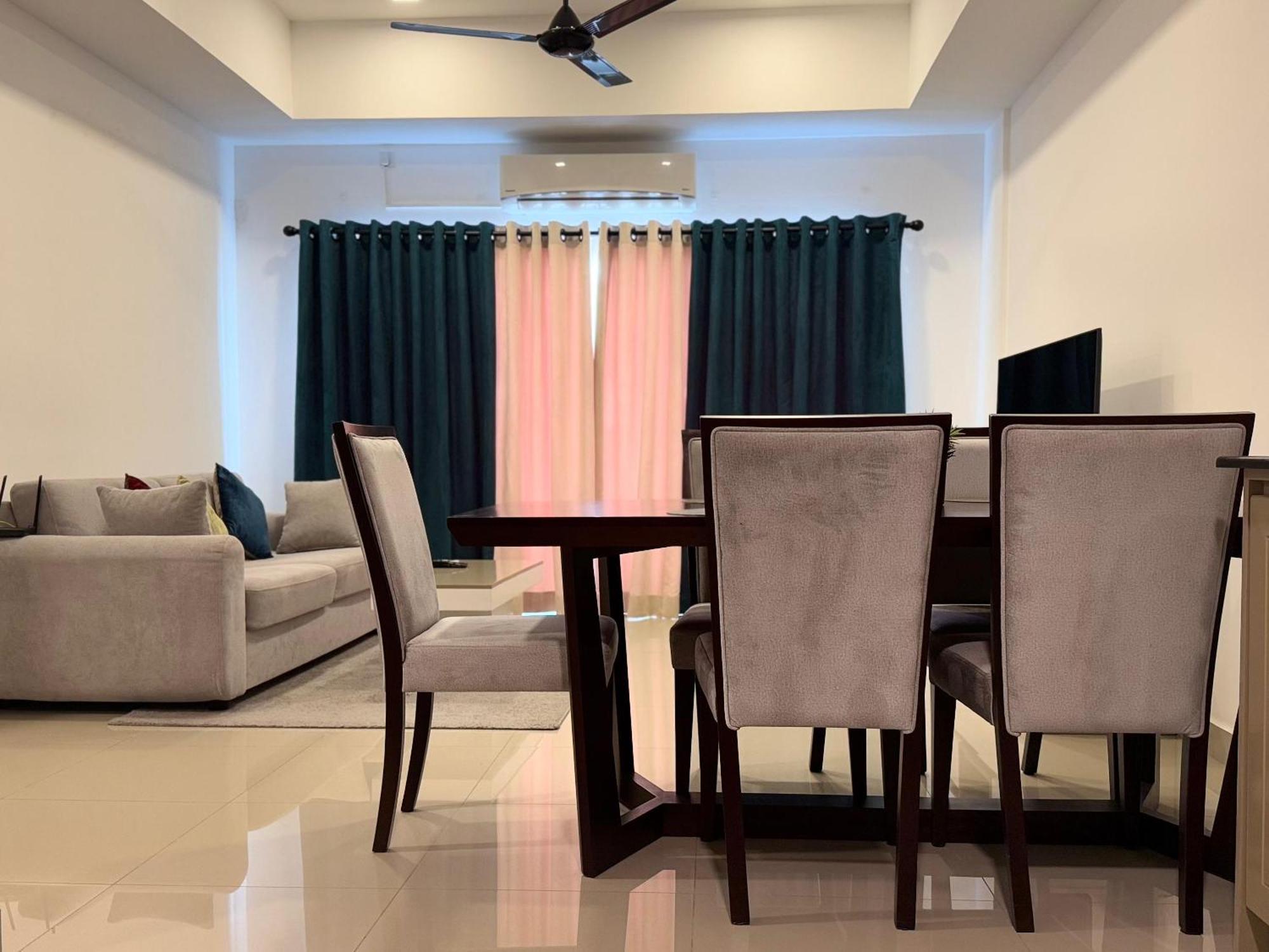 Ocean Breeze Negombo- Tidesend Luxury Beach Apartments 外观 照片