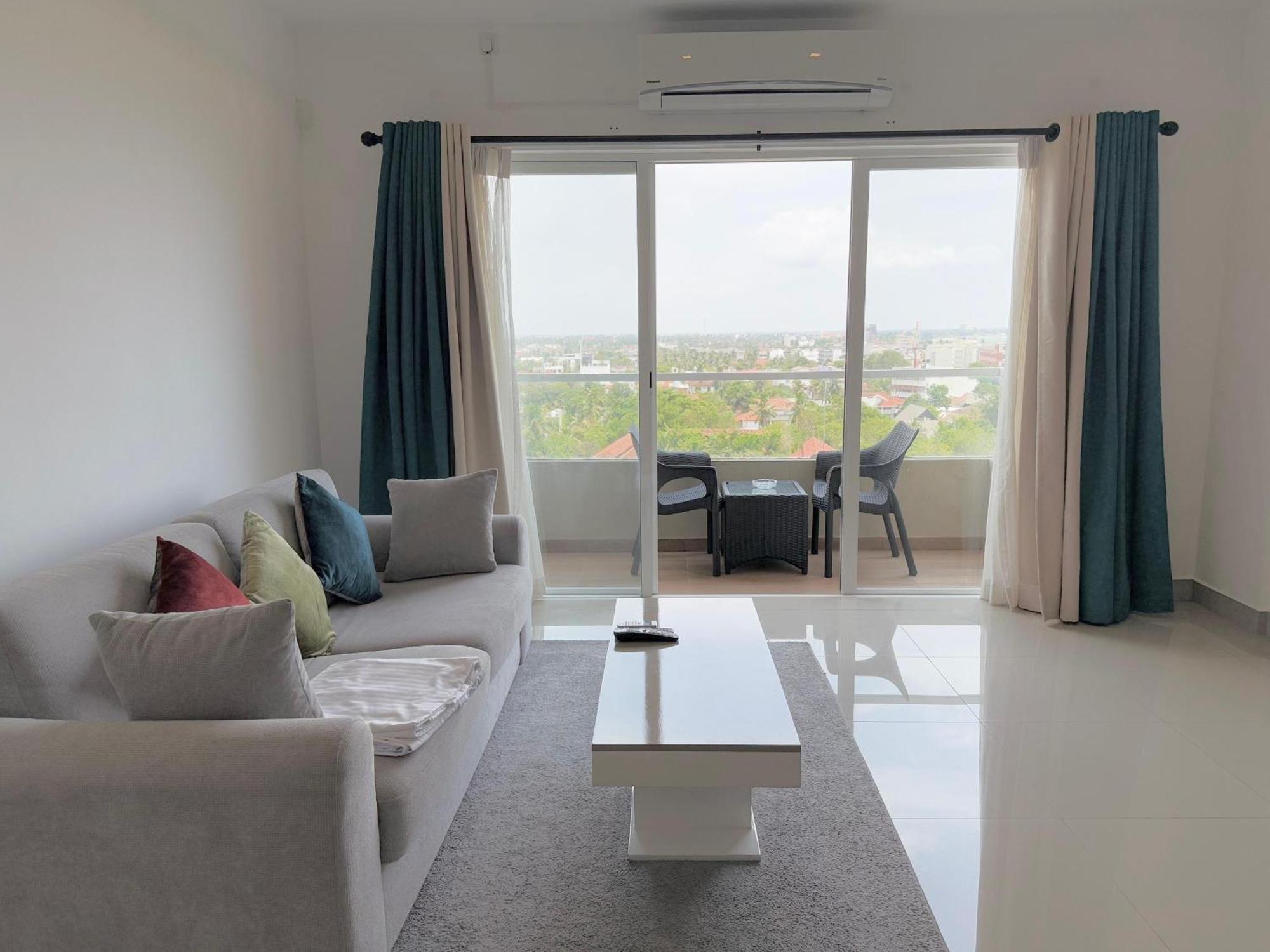 Ocean Breeze Negombo- Tidesend Luxury Beach Apartments 外观 照片
