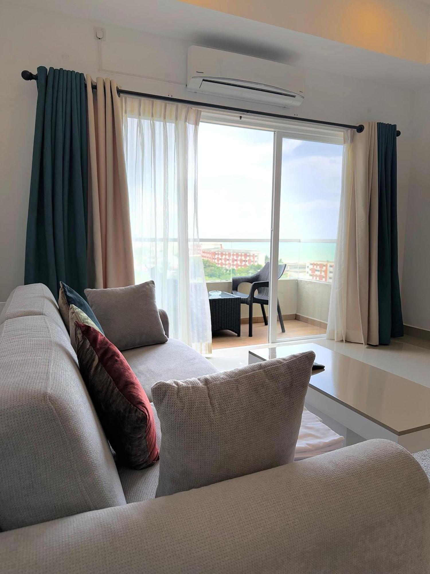 Ocean Breeze Negombo- Tidesend Luxury Beach Apartments 外观 照片