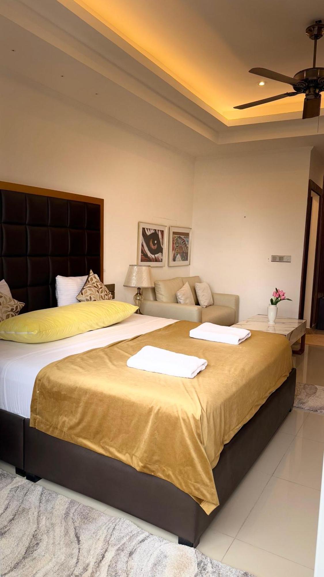 Ocean Breeze Negombo- Tidesend Luxury Beach Apartments 外观 照片