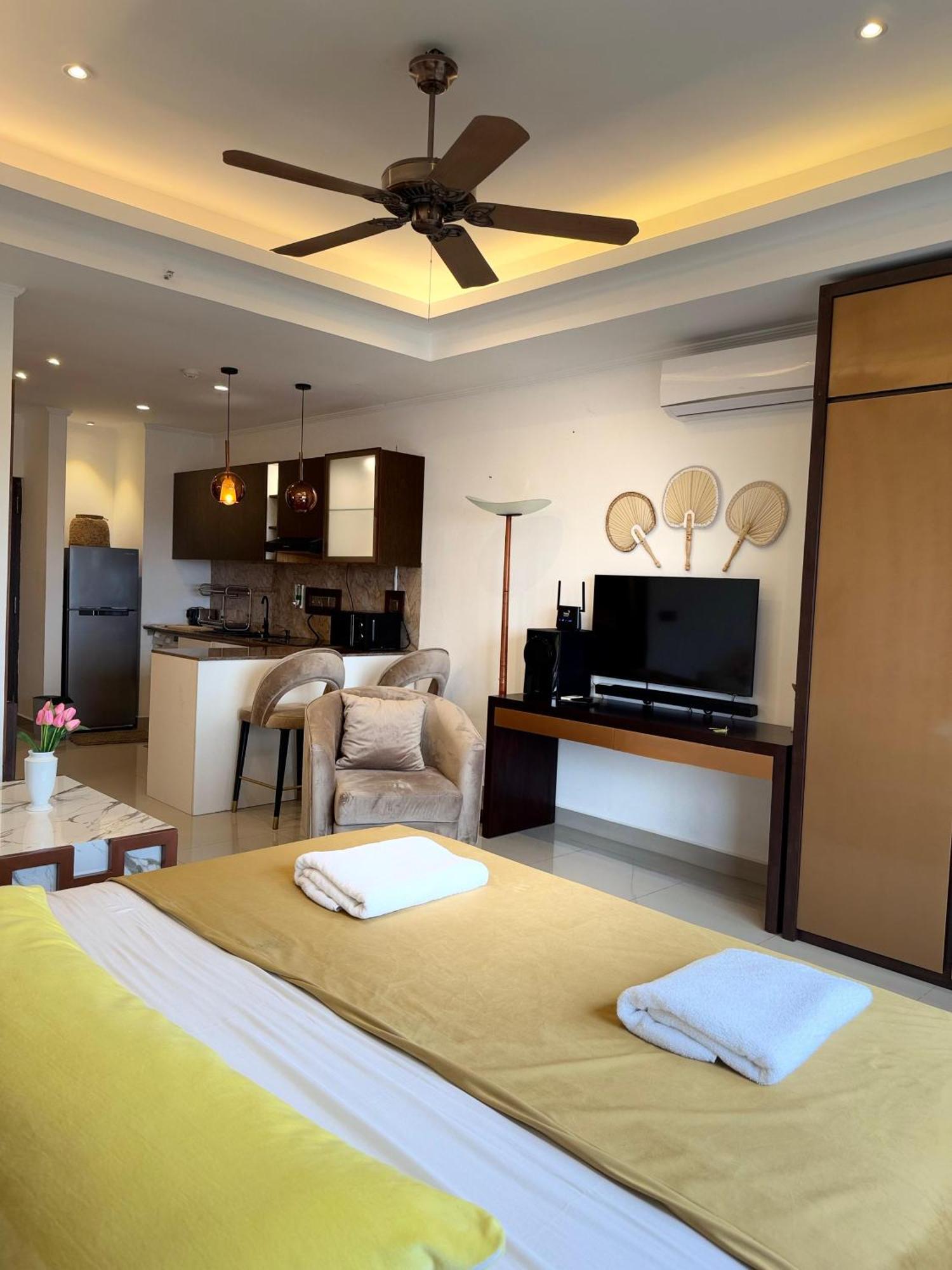 Ocean Breeze Negombo- Tidesend Luxury Beach Apartments 外观 照片