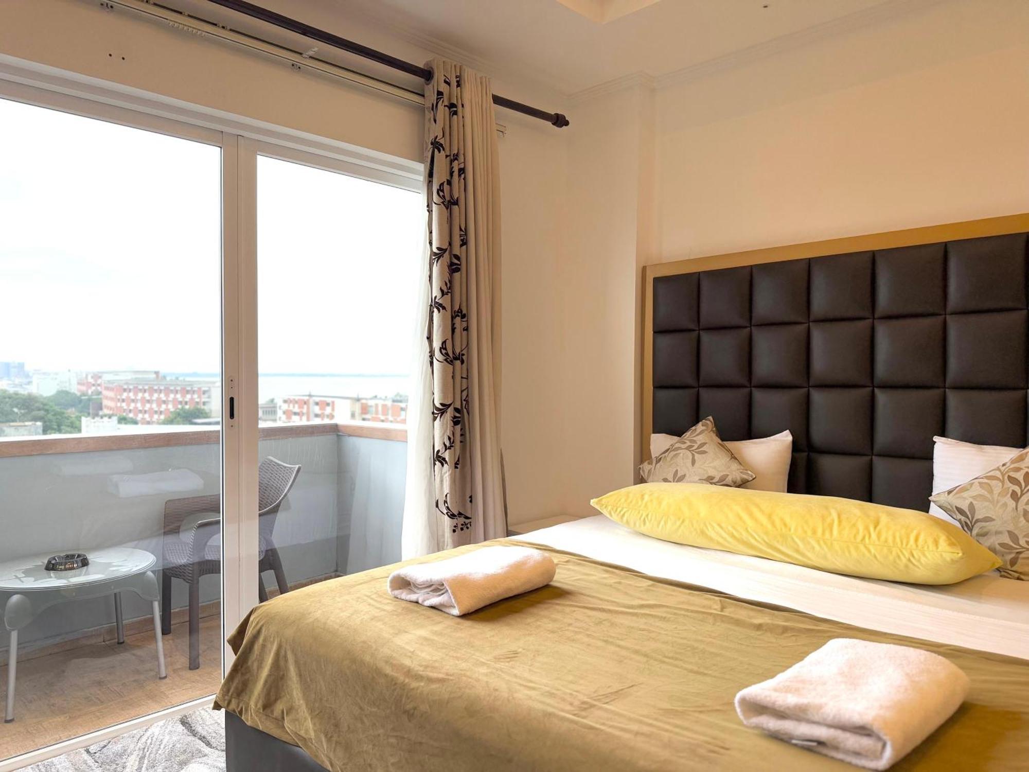 Ocean Breeze Negombo- Tidesend Luxury Beach Apartments 外观 照片
