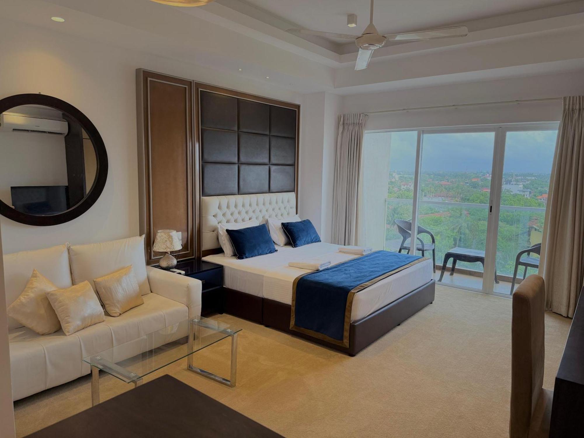 Ocean Breeze Negombo- Tidesend Luxury Beach Apartments 外观 照片