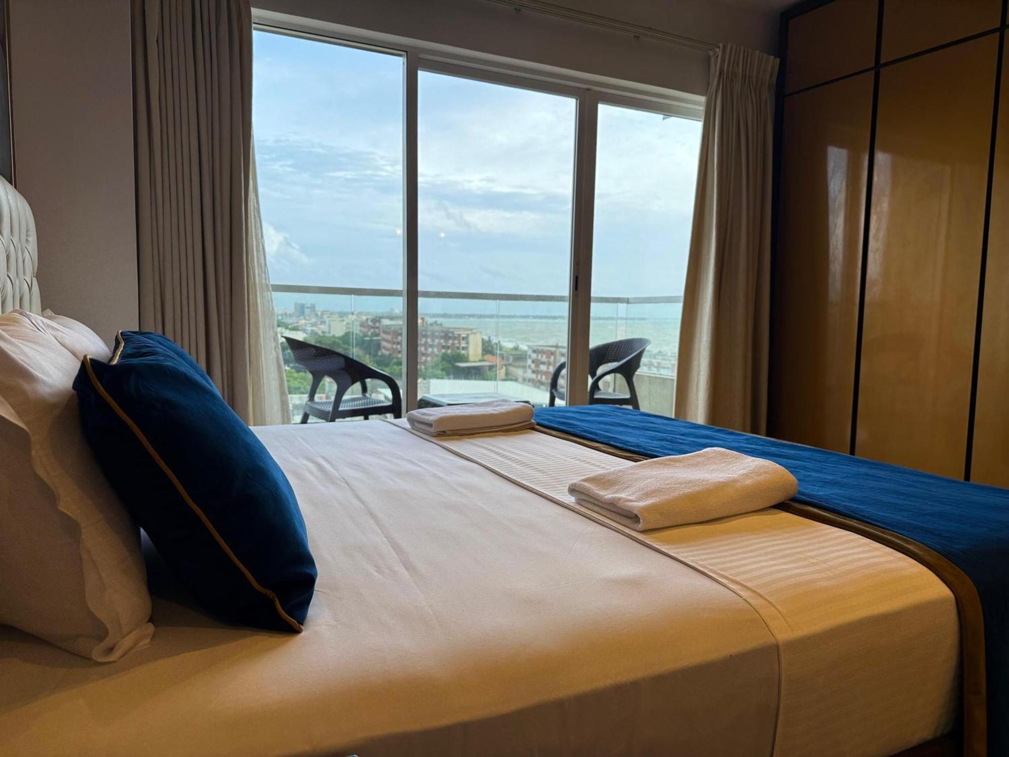 Ocean Breeze Negombo- Tidesend Luxury Beach Apartments 外观 照片